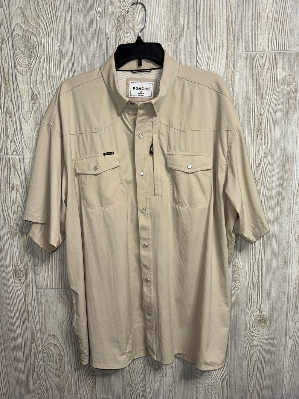 PONCHO Men's Short-Sleeve Button-Down Shirt in Beige